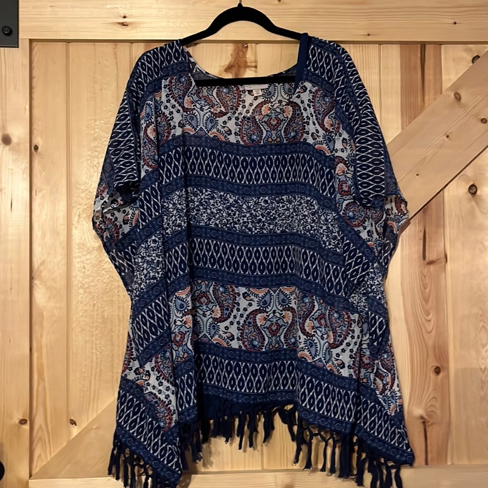 Worn once on 4th of July. Womans top with navy under tank size 2x